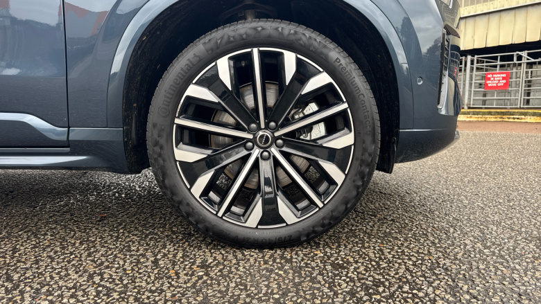 Volvo XC90 2.0 T8 PHEV Plus Dark 5dr AWD Geartronic Estate